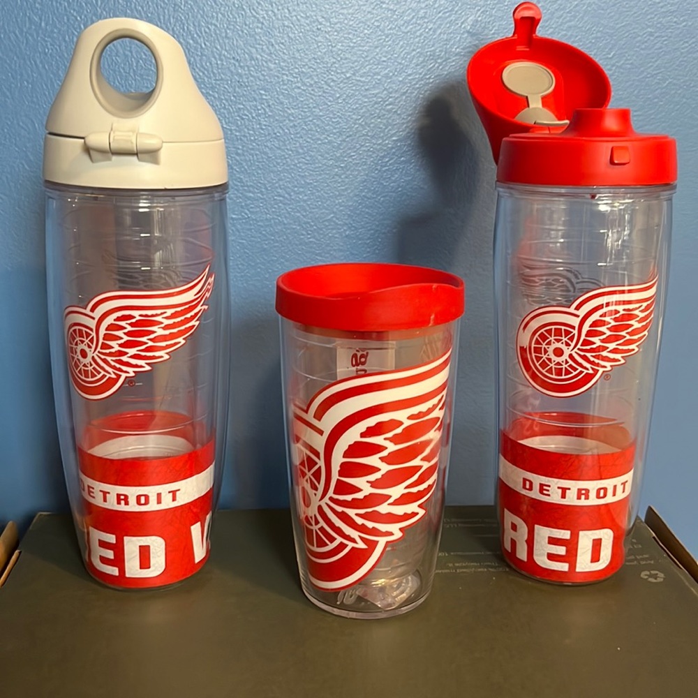 Set of 3 Tervis Red Wing water bottles